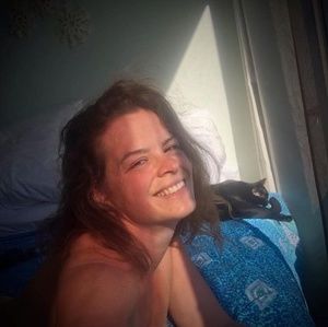 Meet your Posher, Eszter